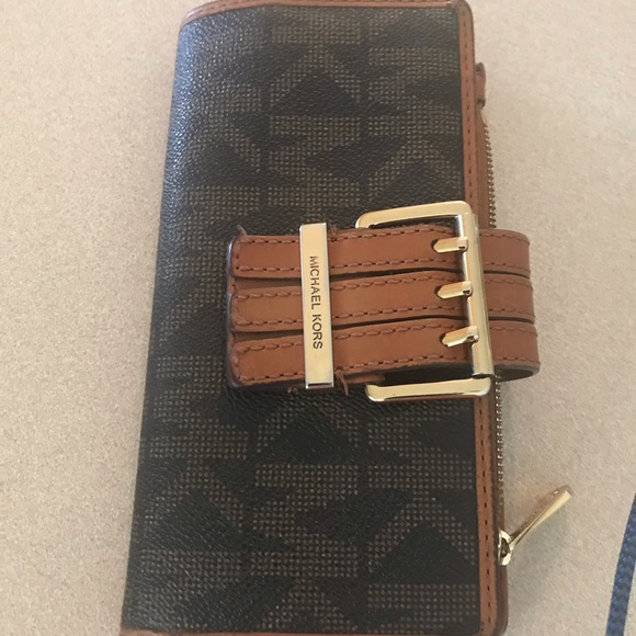 Michael Kors Handbags - Michael Kors Wallet